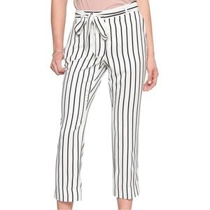 Banana Republic Avery pin stripe dress cropped pant. Tie waist size 2 petite.